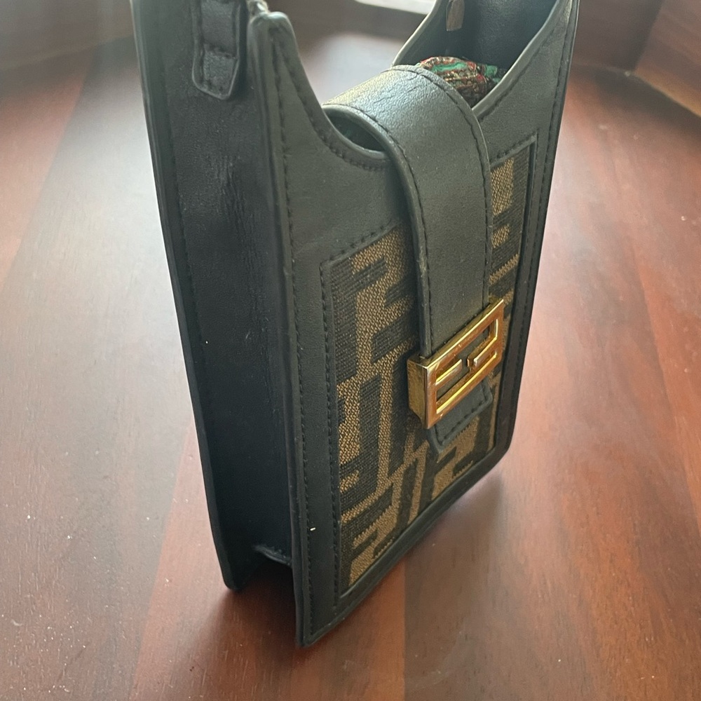 Fendi Black and Gold Designer Bag - Picture 9 of 15